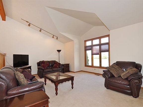 5th image of 19621 Mayfield Pl