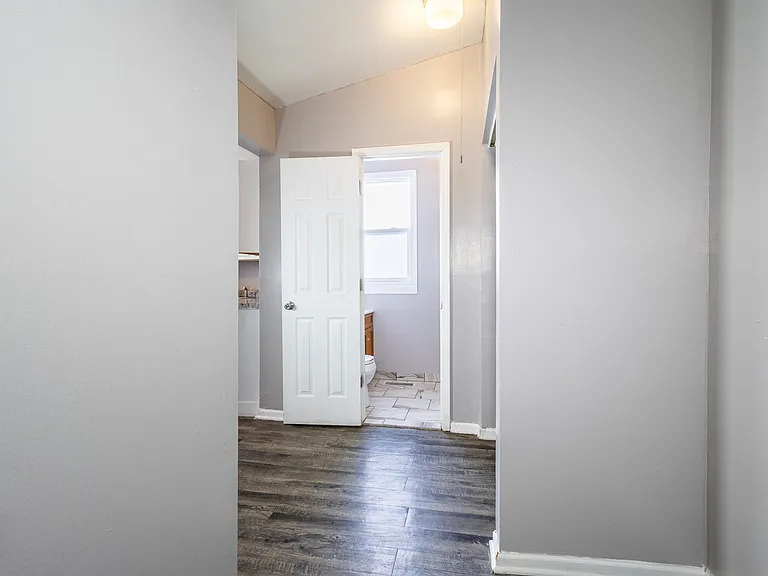 814 S 27th St — Photo 2
