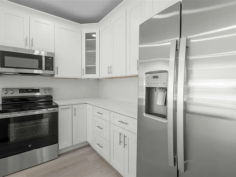 2203 N Blvd — Photo 19
