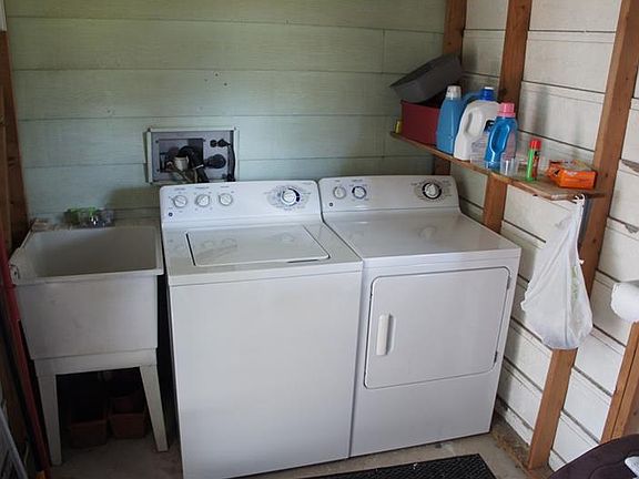 3rd image of 706 Rose Apple Ave
