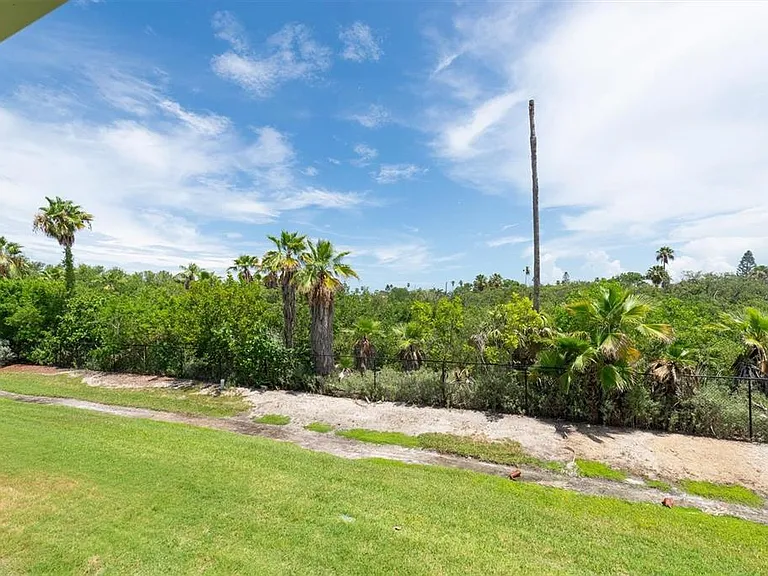 802 Hidden Harbour Dr — Photo 45
