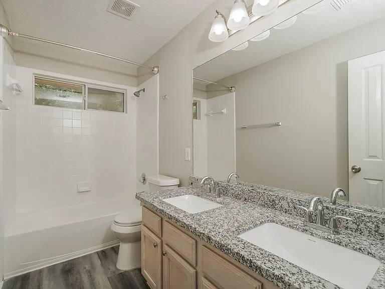 204 Nandina Ct — Photo 15