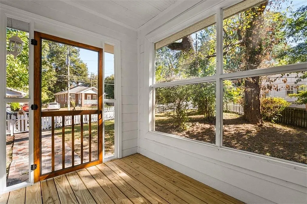 4 bed, 2.0 bath, 1172 sqft, $3,100 — Photo 3