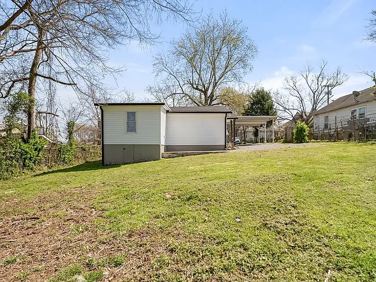 2115 Carter St — Photo 22