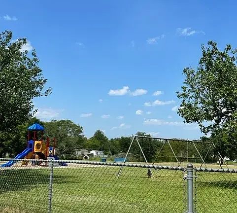 2nd image of 2710 W Oakridge Dr #40