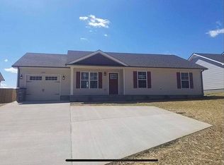 1021 Hugh Hunter Rd, Oak Grove, KY 42262