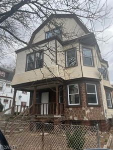 33 Irving Ave, Newark, NJ, 07112