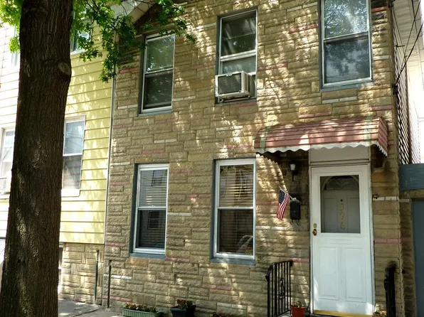 396 1st St, Jersey City, NJ 07302