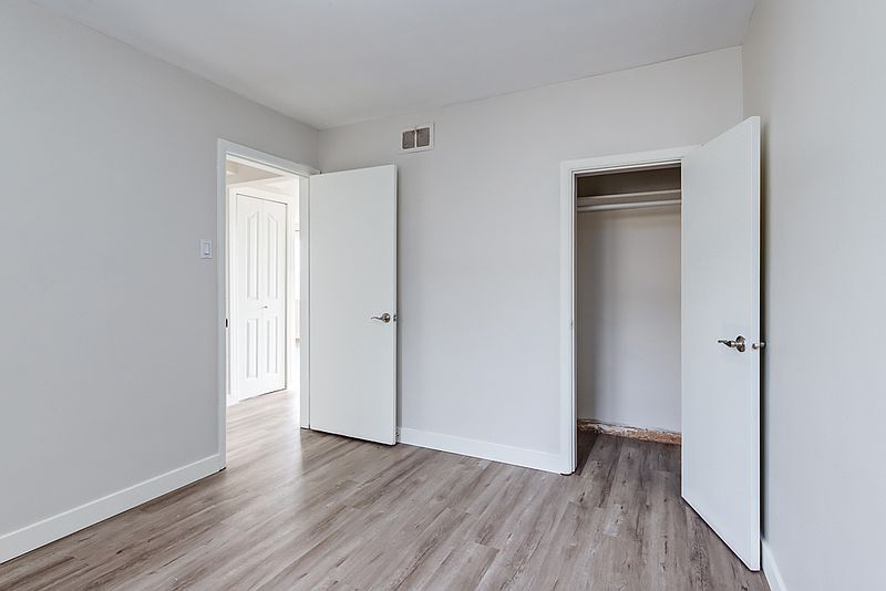 Lethbridge Apartment for rent - 3 Bedrooms — photo 6