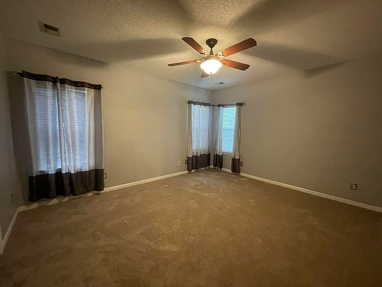 102 Adthan Cir — Photo 6