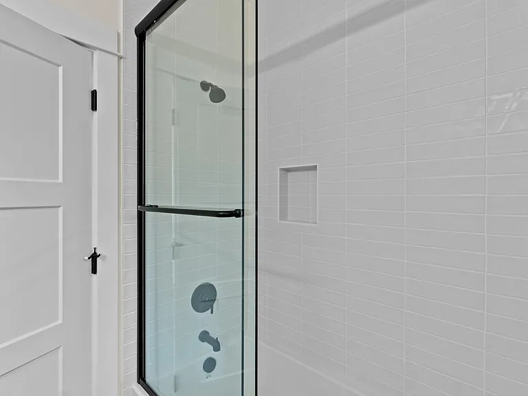 61662 SW Woodriver Dr — Photo 29