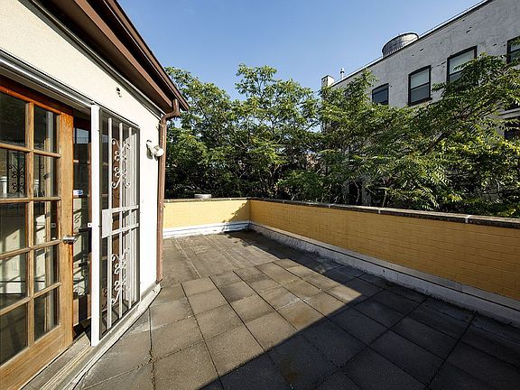 4th image of 322 W 14th St #Penthouse