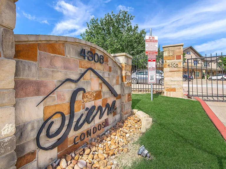 Sierra Condos — Photo 19