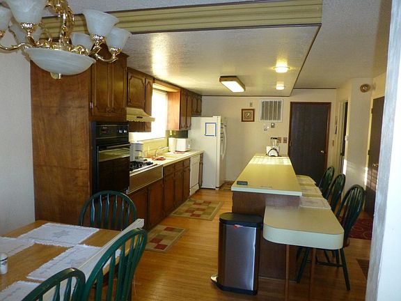 4th image of 449 Christie Dr