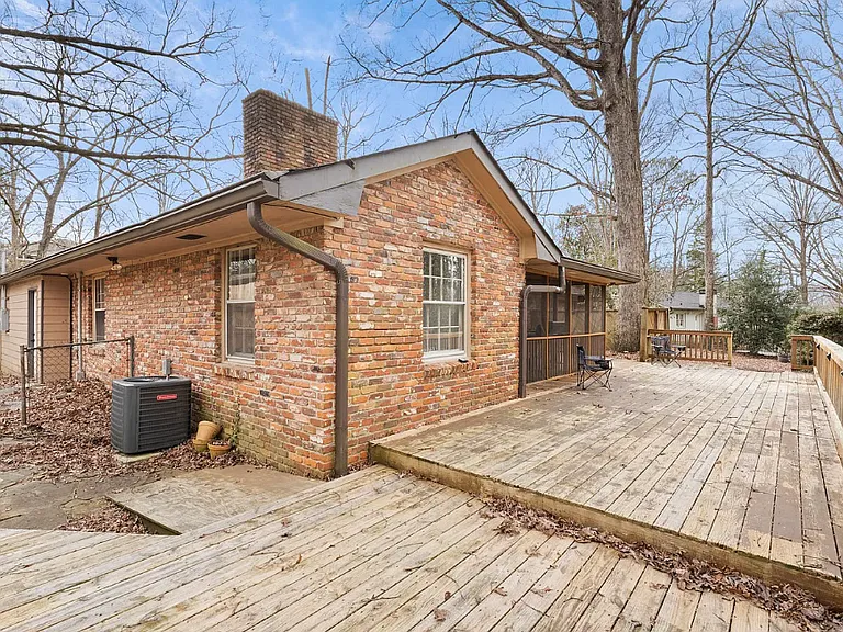 388 Tall Oaks Dr NE — Photo 22