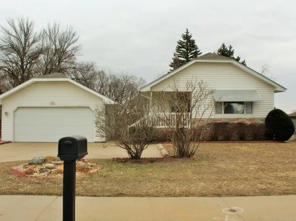 3020 S Lakeport St, Sioux City, IA 51106