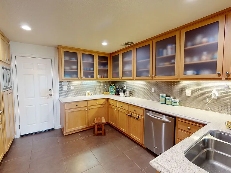 2811 Quarryhill Ave — Photo 9
