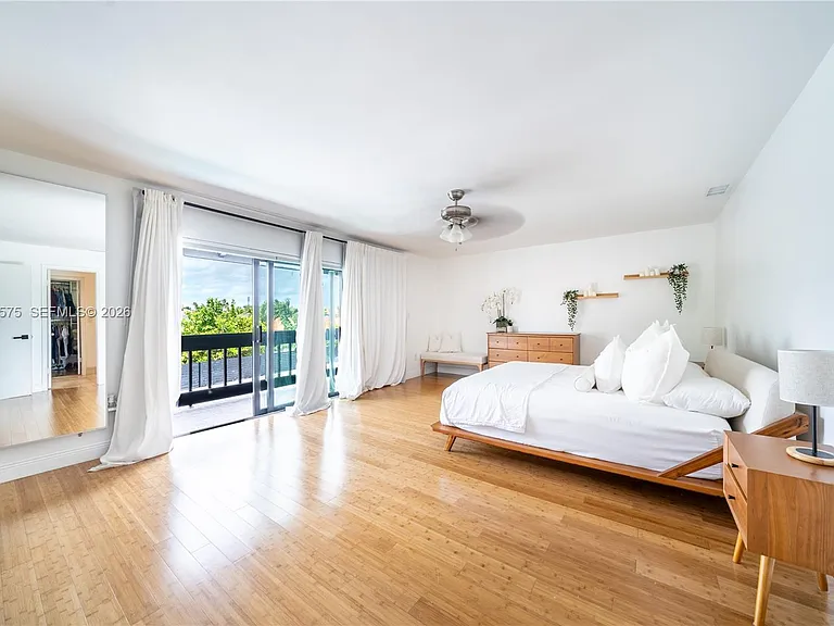 330 SW 133rd Pl — Photo 38