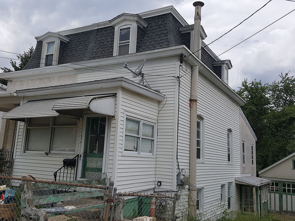 1st image of 13 E Wyncliffe Ave