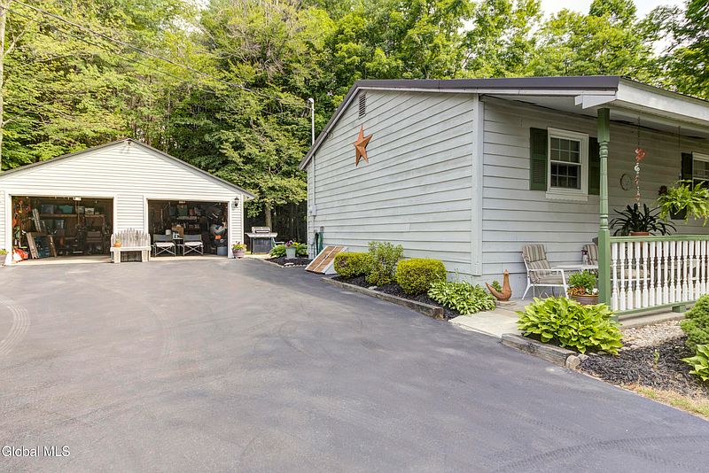 4th image of 658 Coy Road