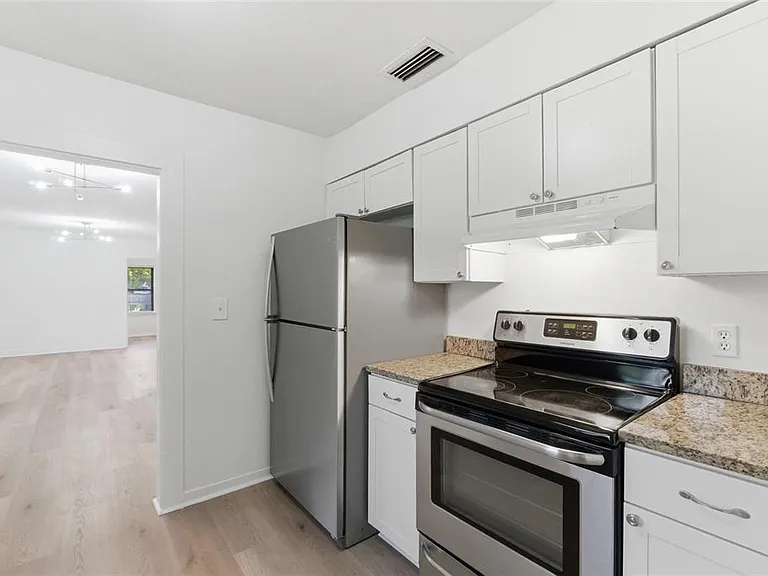 2206 Page Ave — Photo 7