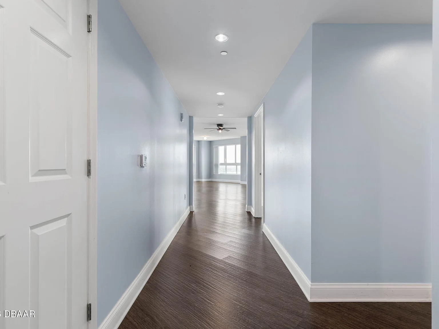 3 bed, 3.0 bath, 1922 sqft, $2,800 — Photo 3