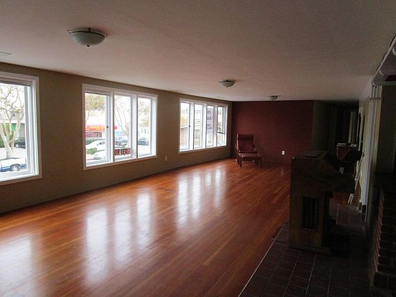 3rd image of 157 South Blvd