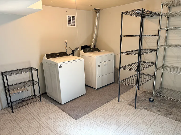 1308 E Indiana Ave — Photo 22