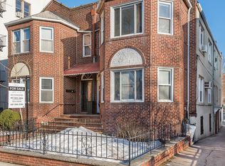 22-13 37th St #3FAM, Astoria, NY 11105