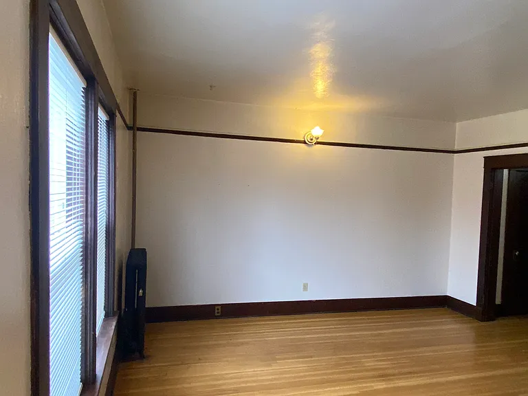 336 S 6th St W #24 — Photo 6