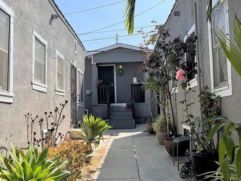 647 W Avenue 28 — Photo 11