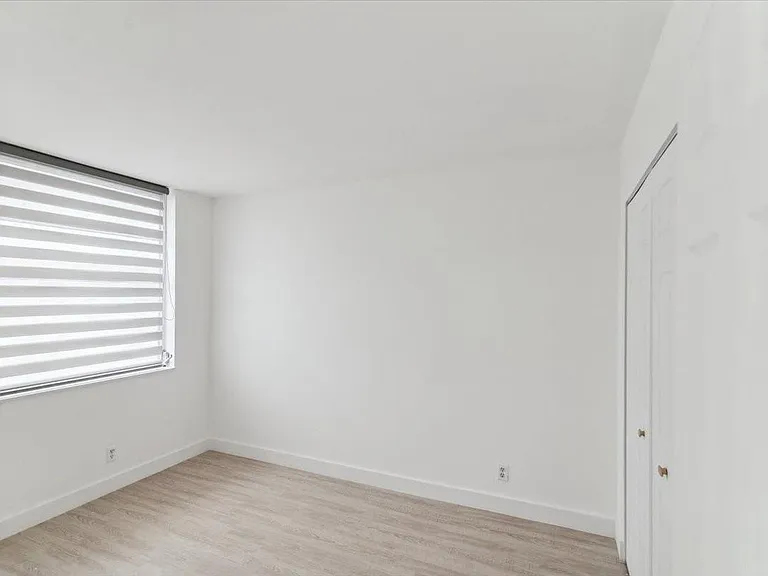 8700 N Sherman Cir — Photo 11