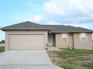 407 Sugar Ln, Clever, MO 65631