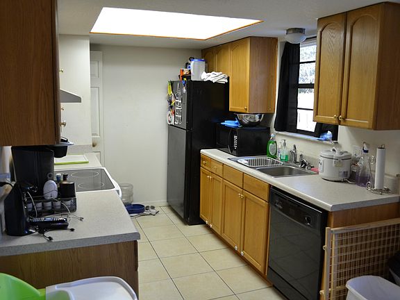 5th image of 290 Bali St SE