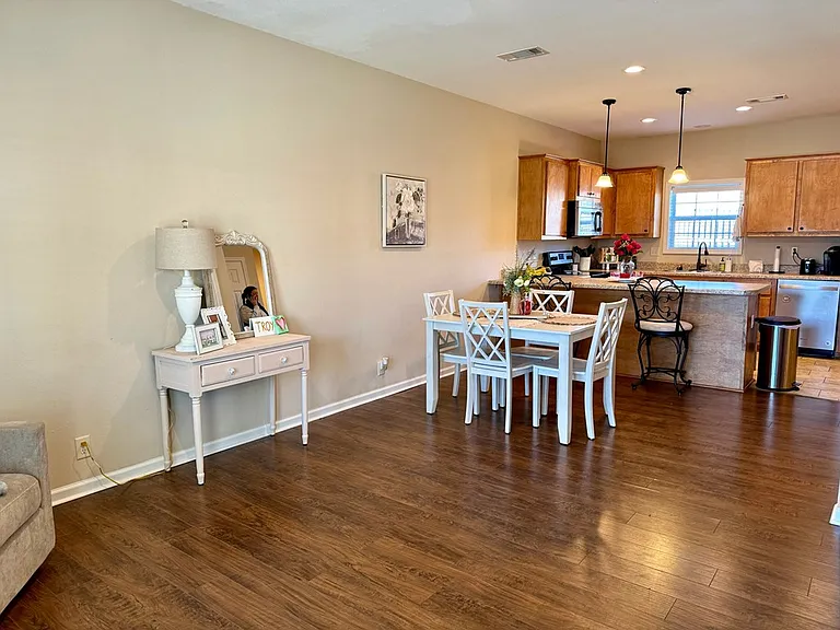 1402 Park St #42 — Photo 3