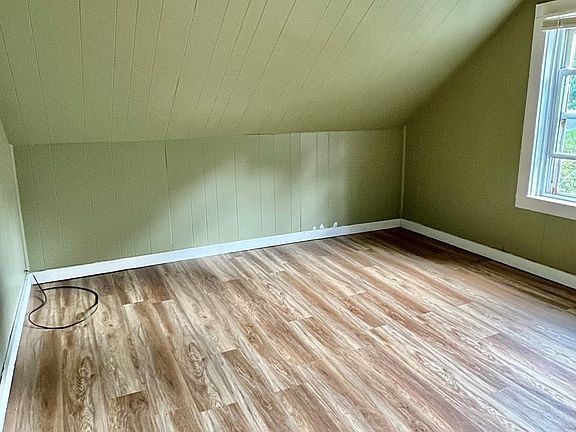 5th image of 99 College Ave