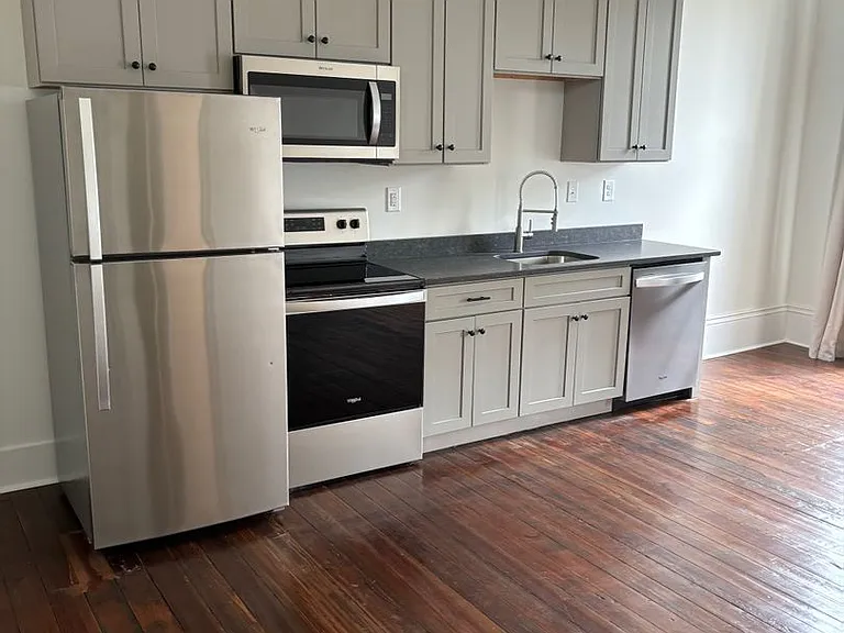 401 Greene St — Photo 9
