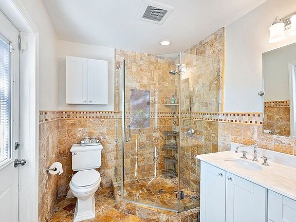 5th image of 15800 SW 88th Ave
