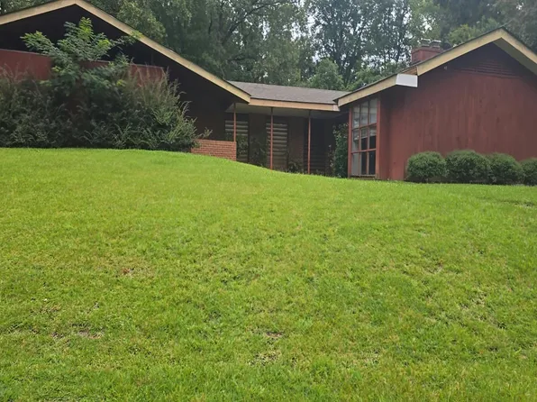 647 Herring Dr, Macon, GA 31204