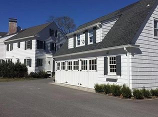 2 Red Ground Rd, Old Westbury, NY 11568