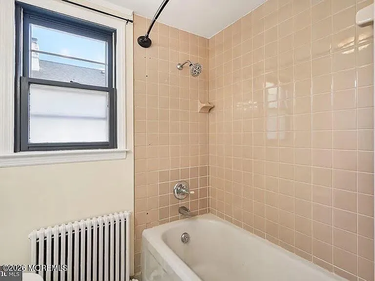 629 Johnston Ave — Photo 5