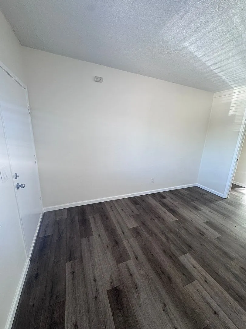 1440 Robinson Ave. Complex — Photo 3