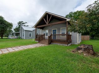 203 N Texas St, Madisonville, TX