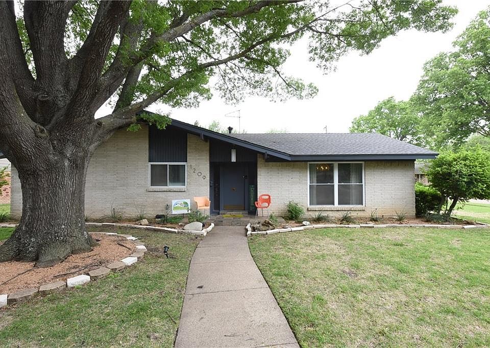 1st image of 1209 N Cottonwood Dr