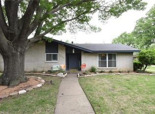 1209 N Cottonwood Dr, Richardson, TX 75080