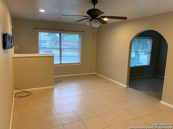 5th image of 4715 Chedder Dr
