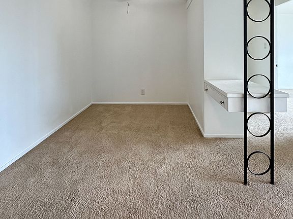 4th image of 525 N El Camino Real #525-201