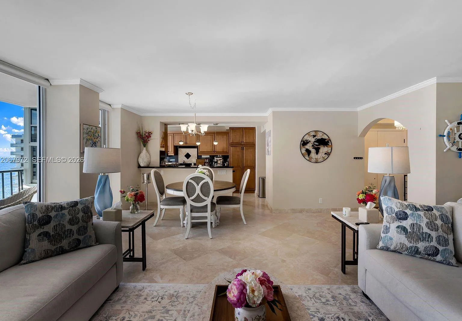 Plaza South Condo — Photo 3