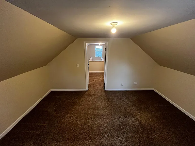 441 N Davis Rd — Photo 11