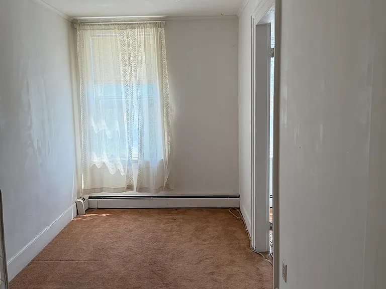 409 Broadway — Photo 10